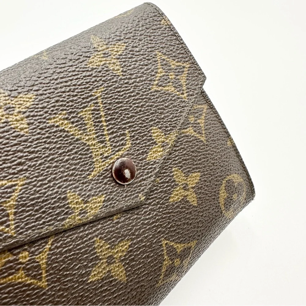 Vintage Authentic Louis Vuitton Monogram Elise Wallet